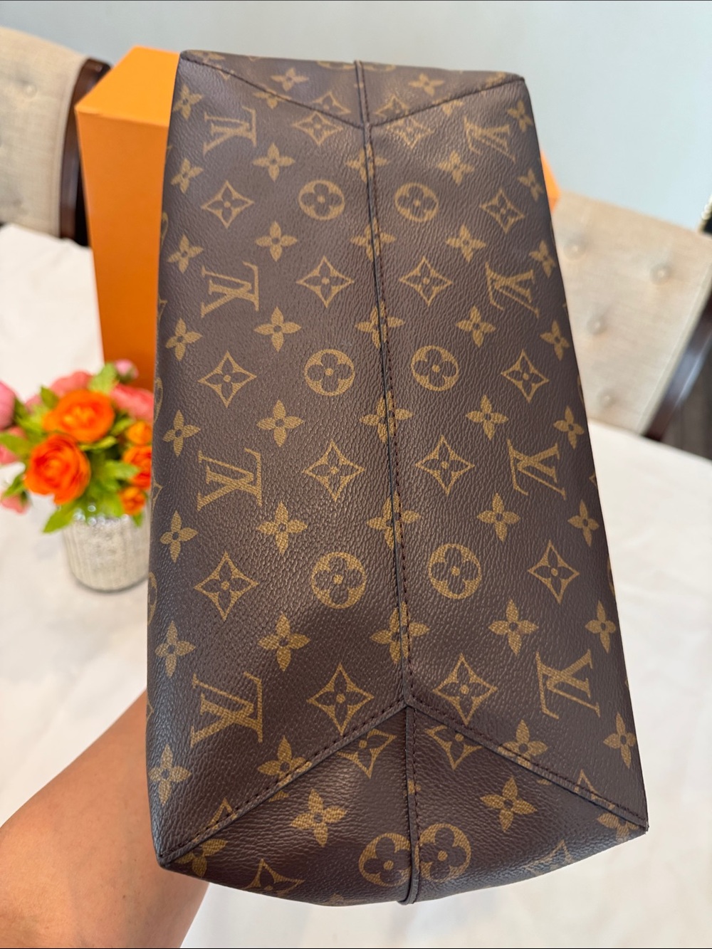 Authentic Louis Vuitton Monogram Flower Hobo bag with Red Interior - Picture 9 of 16